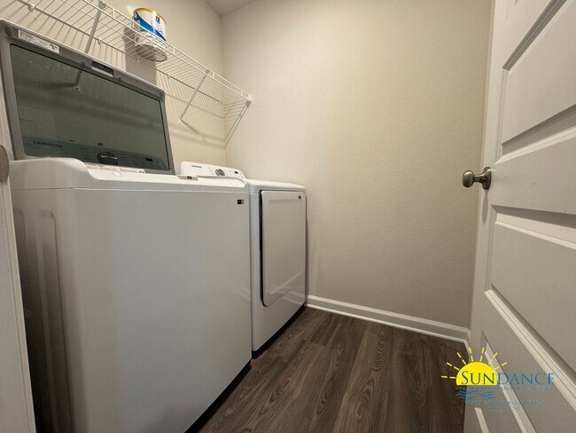 Building Photo - Beautiful 4 Bedroom Home in South Crestview!