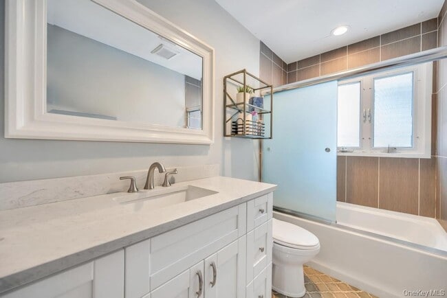 Building Photo - 2327 Cleveland St