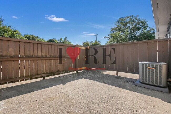 Building Photo - 3072 Morsetown Ct S