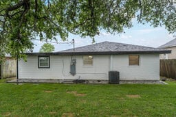 Building Photo - 2500 Francis Ave