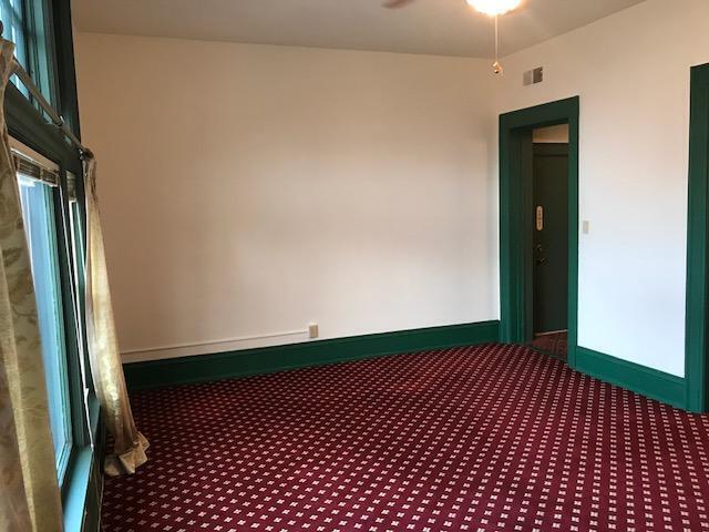 Building Photo - 815 E Knapp St