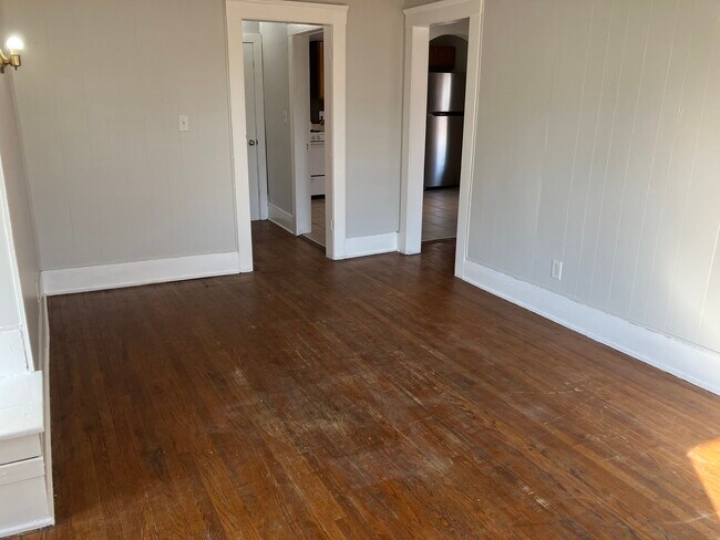 Building Photo - 800 W Ionia St