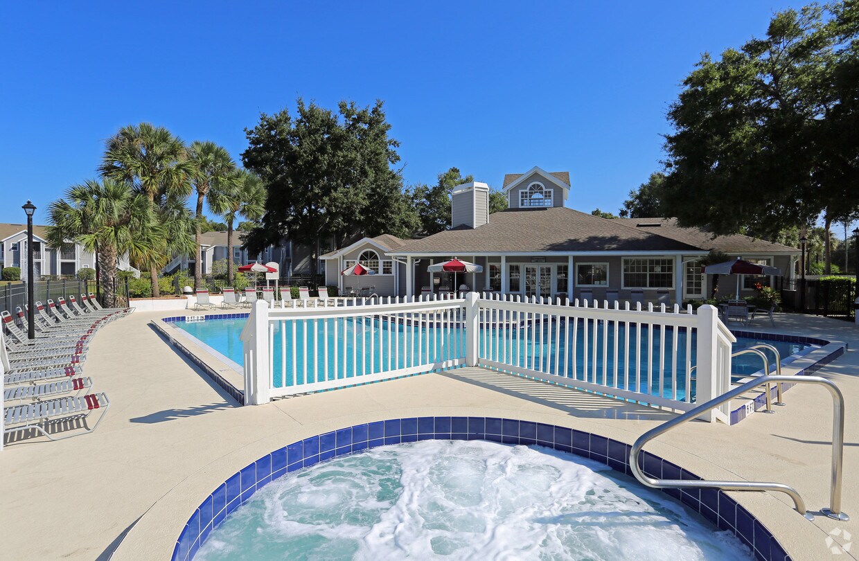 Colonial Pointe Apartments Orlando