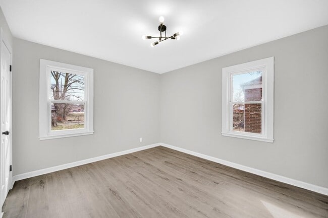 Building Photo - 735 Porter St