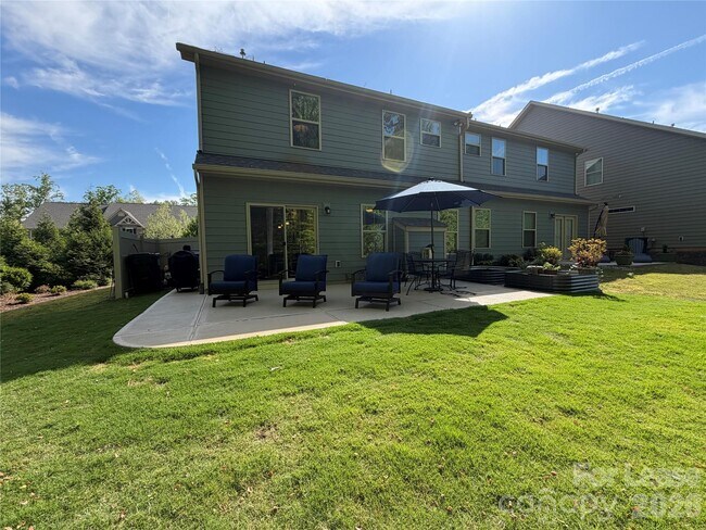 Building Photo - 163 Beacon Dr