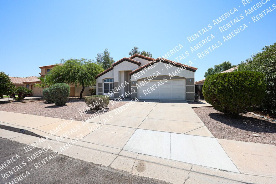 Building Photo - 7257 E Lakeview Ave