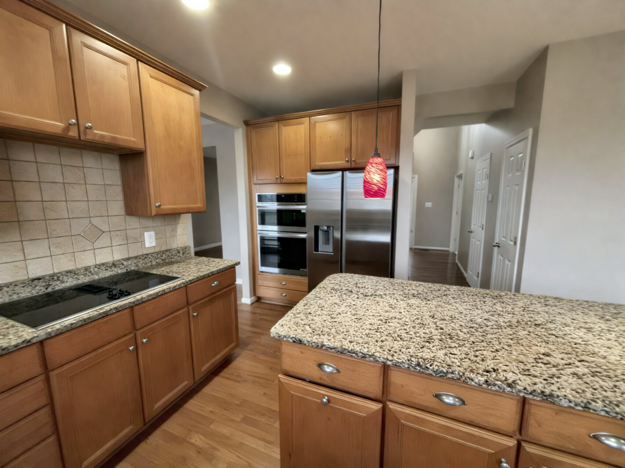 Kitchen - 15024 Burgandine Ave