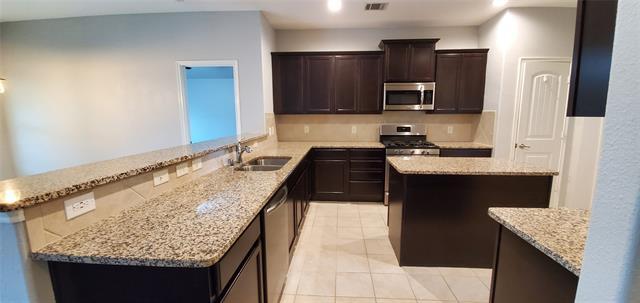 Building Photo - 929 Lake Woodland Dr