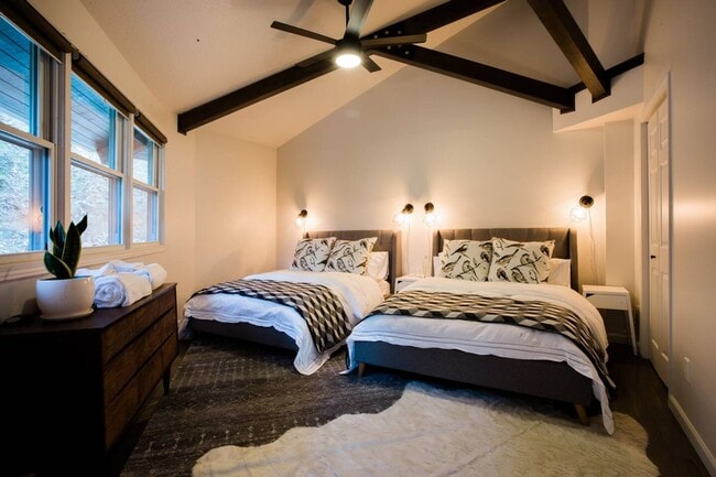 Building Photo - Secluded Furnished Rental-Asheville