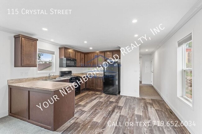 Building Photo - 115 Crystal St