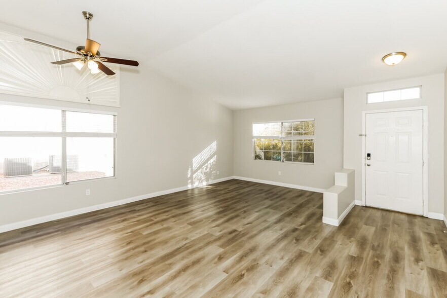 Building Photo - 5037 Via De Fortuna Way