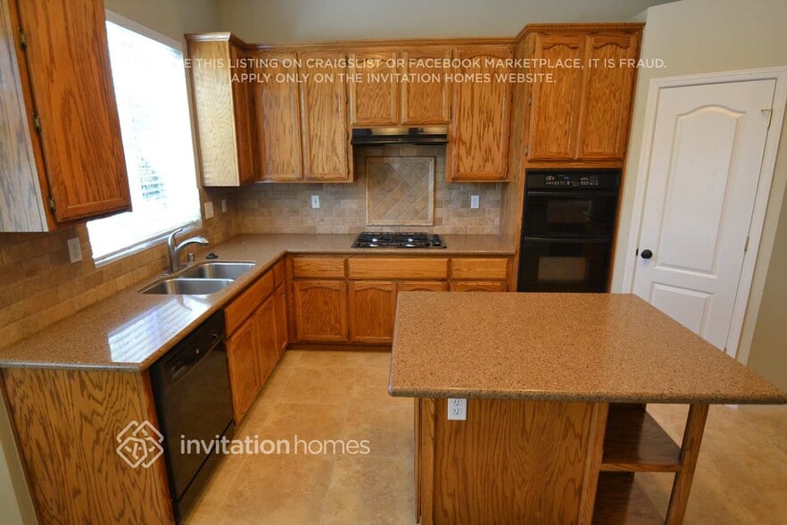 Building Photo - 1010 Malton Way