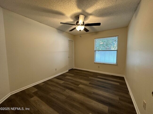 Building Photo - 10398 Triple Crown Ave