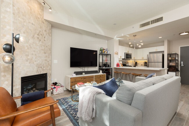 Building Photo - 1240 India St