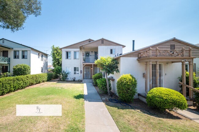 Building Photo - Prime Location Apartment with Remodeled Ki...