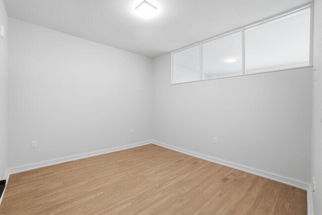 Building Photo - 1625 Eckington Pl NE