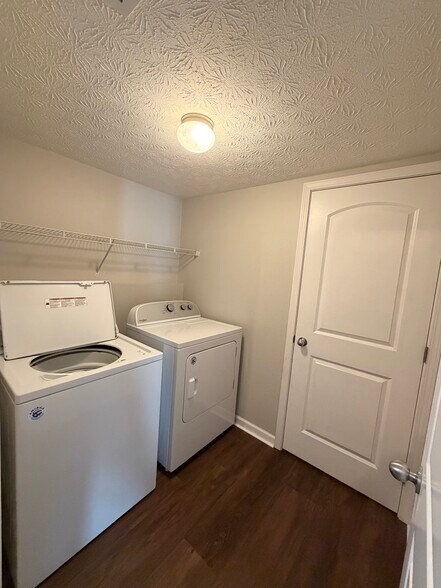 Building Photo - 1404 Bellow Falls Pl