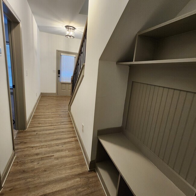 Building Photo - 419 Stovall Pl