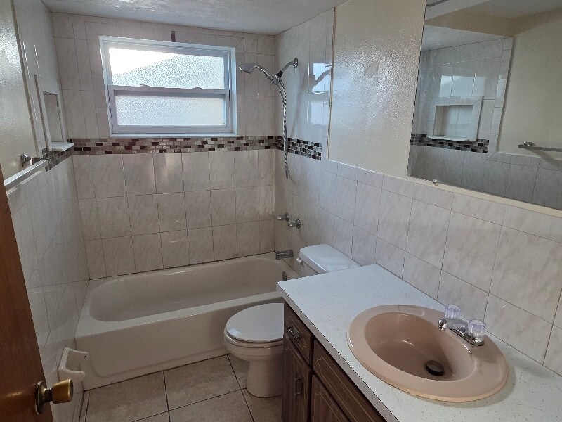 Building Photo - 7144 Stone Rd