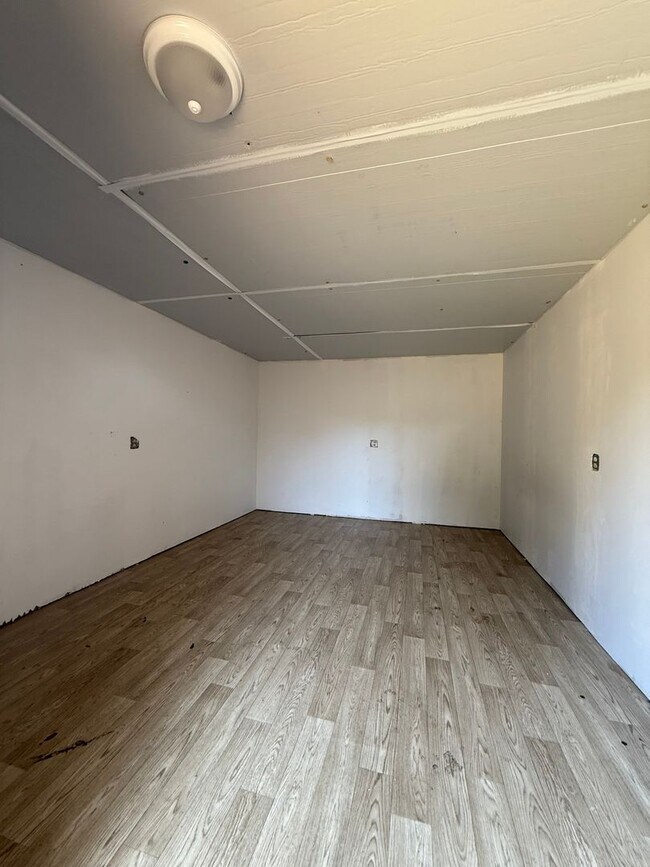 Building Photo - 577 Curtin Ln