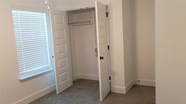 Building Photo - 2141 Bluebonnet Ln