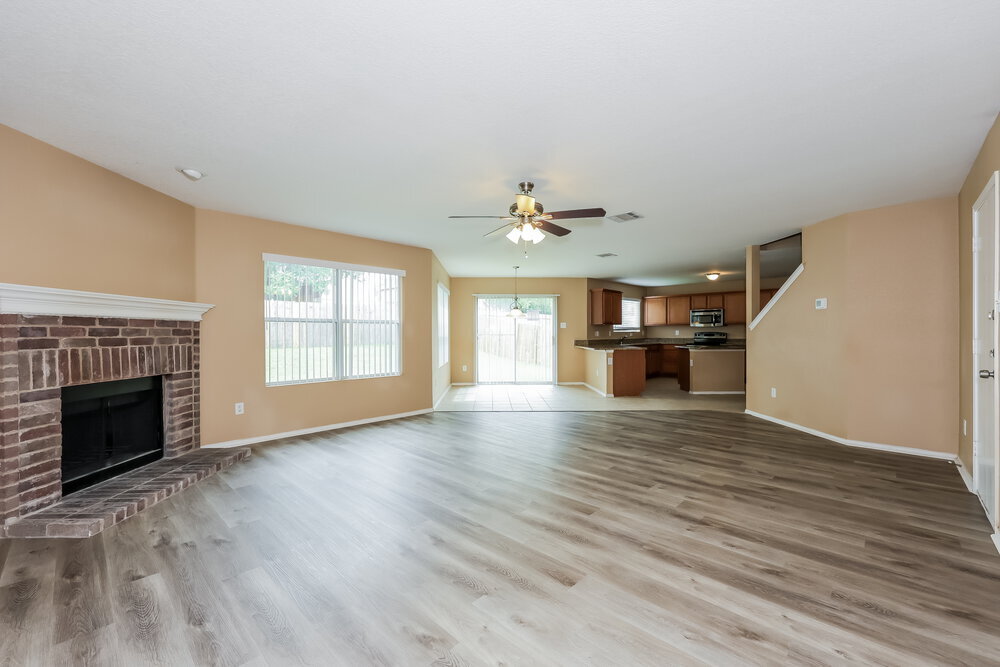 Building Photo - 10021 Blue Bell Dr