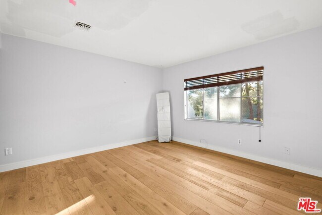 Building Photo - 4771 La Villa Marina