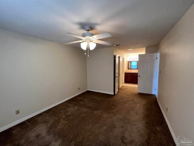 Building Photo - 9489 Sunnehanna Blvd