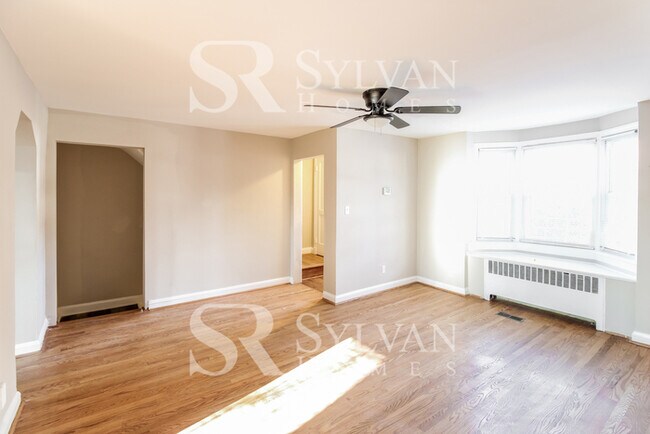 Building Photo - Find Your Oasis in Baltimore's Bustling Heart