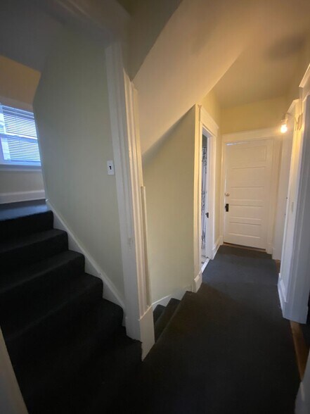 Building Photo - 430 Southview Ave