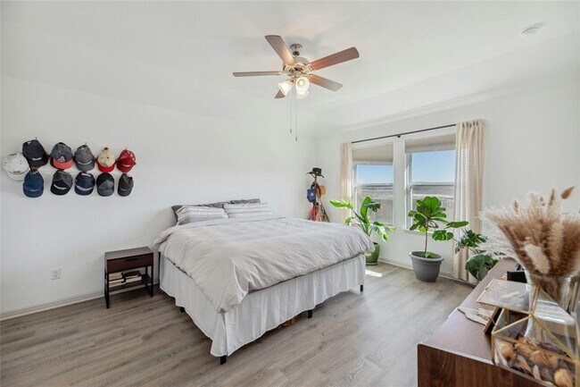 Building Photo - 241 Sweetwater Crk Ln