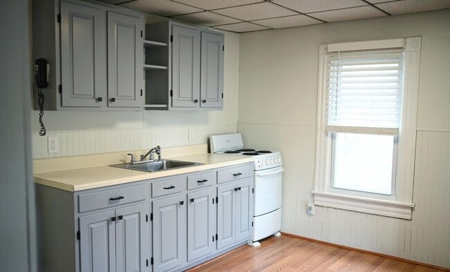 Building Photo - 105 Willowbrook Rd