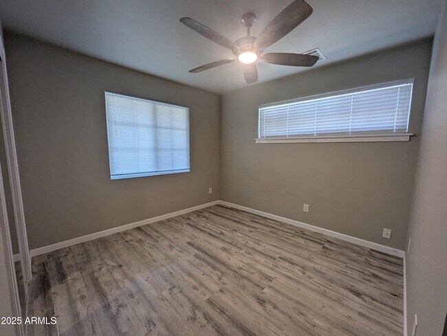 Building Photo - 1280 N Mesquite Ln