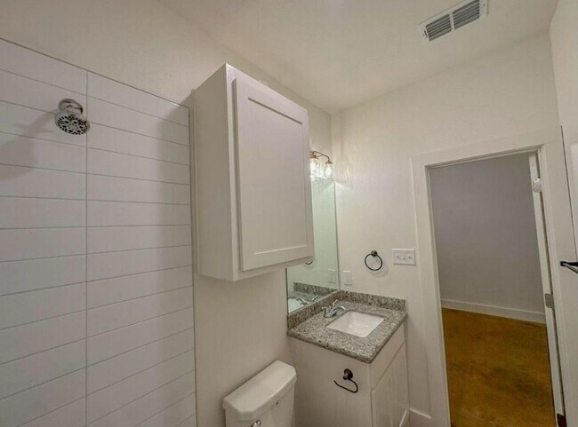 Building Photo - Heart of Lubbock Duplex