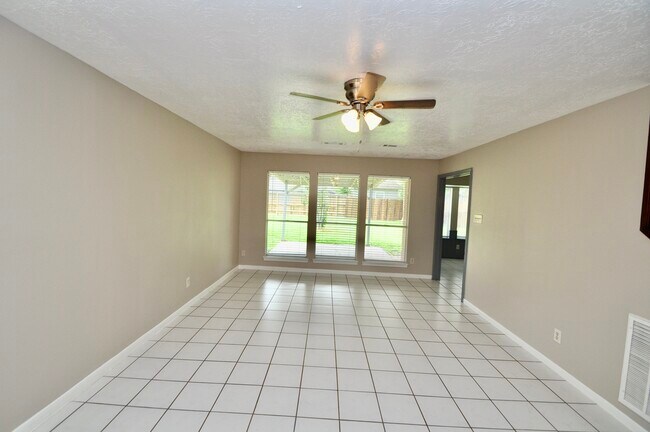 Building Photo - 6822 La Puente Dr
