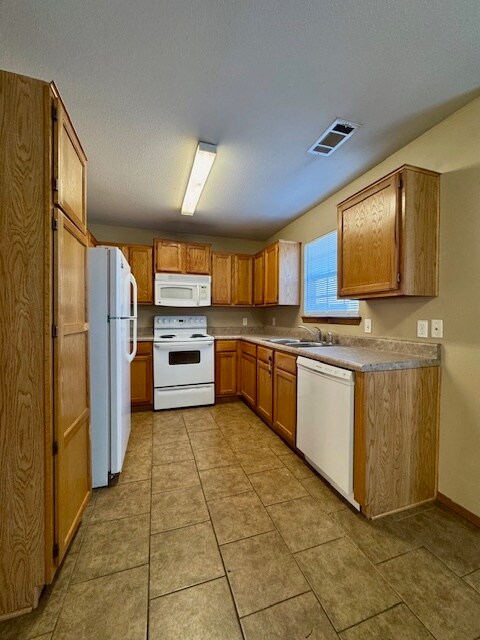 Building Photo - 4204 SW Chapelstone Ave