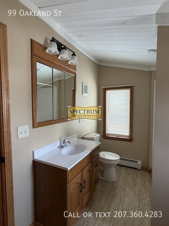 Building Photo - 99 Oakland St