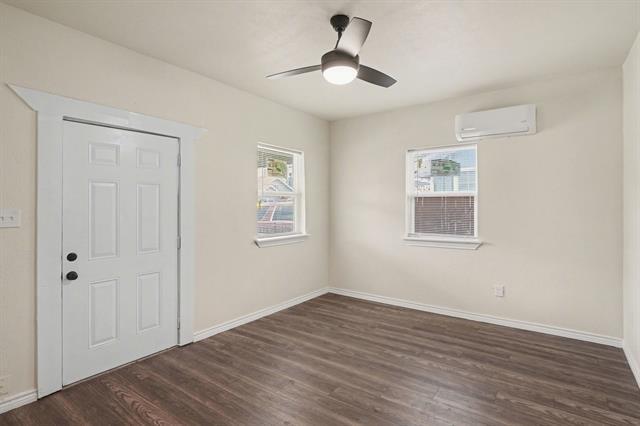 Building Photo - 4805 Belmont Ave