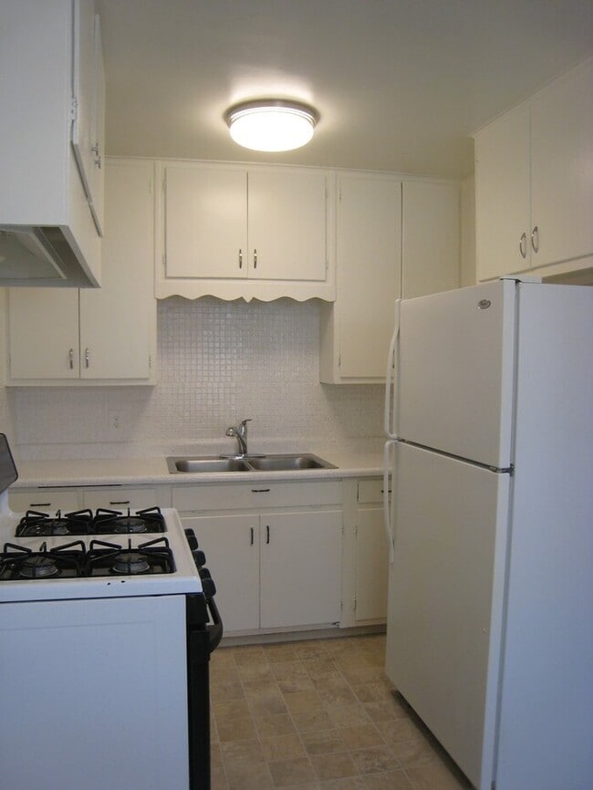 Building Photo - Beautiful La Mesa home w/ huge yard & garage