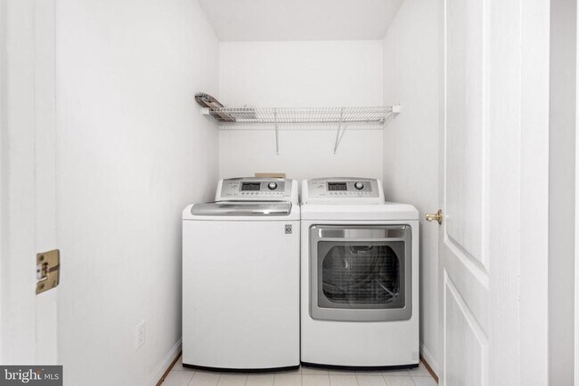Building Photo - 4022 Dogberry Ln