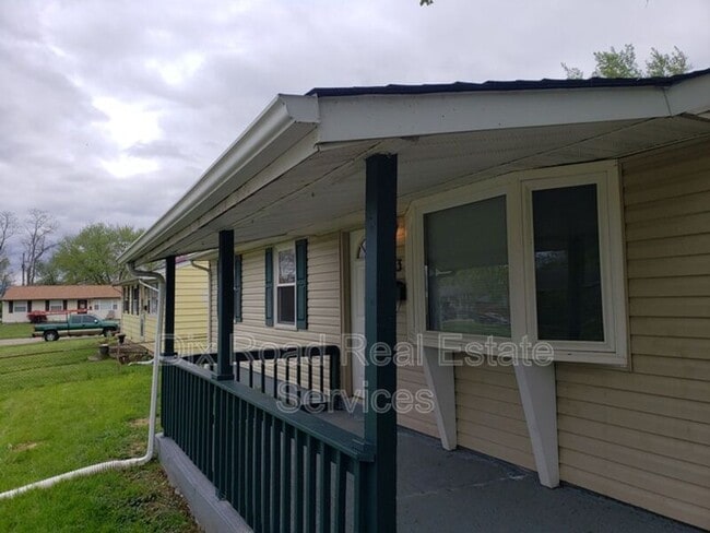 Building Photo - 163 Tecumseh Dr