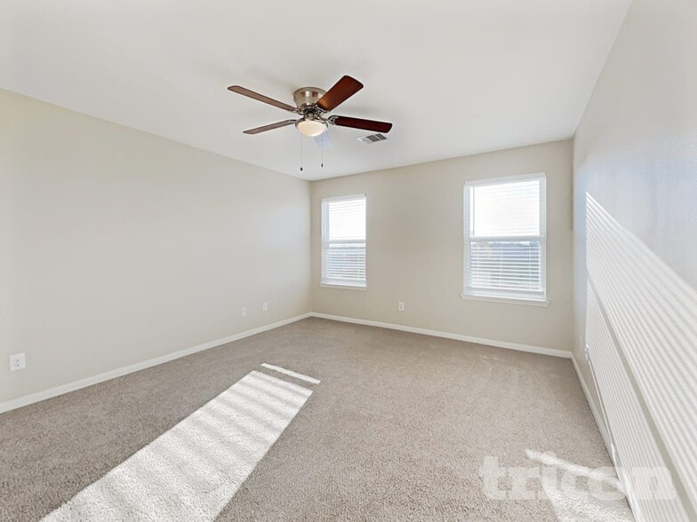 Building Photo - 5718 Treasure Cove Rd