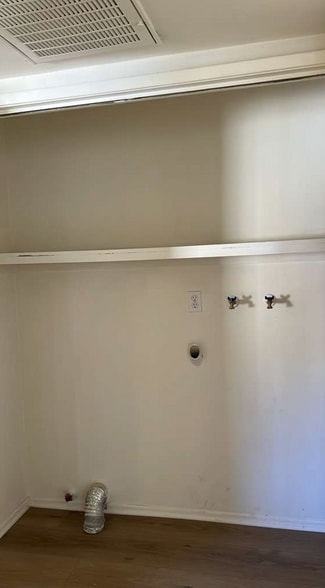 Building Photo - 507 S Orange Ave