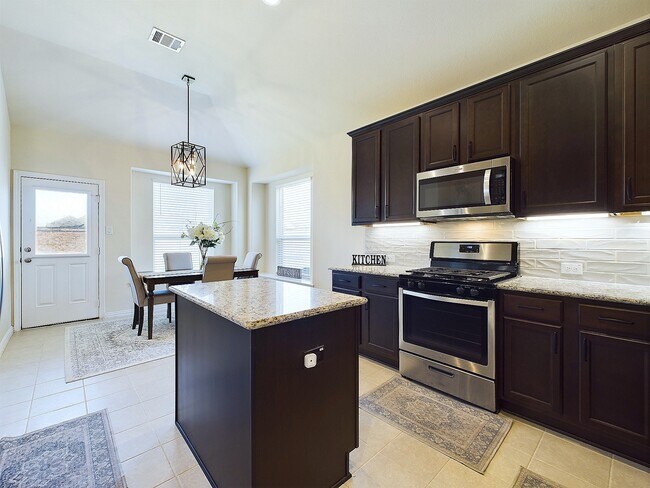 Building Photo - 15427 Crathie Bend Dr