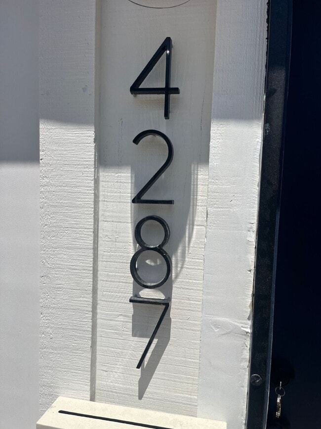 Building Photo - $1,775 - 1 Bed 1 Bath Fully Renovated Apartment within a Gated Complex in City Heights