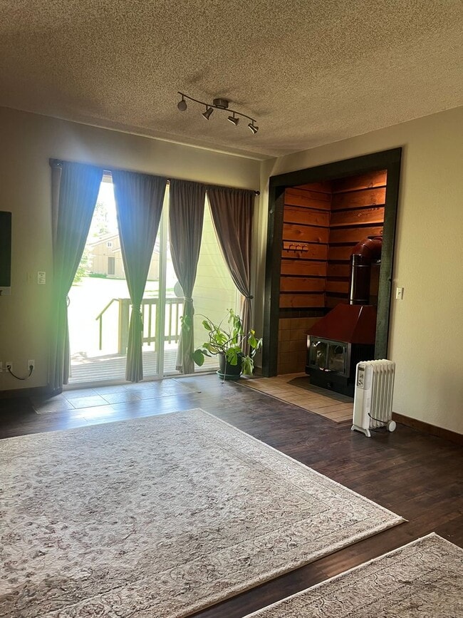 Building Photo - Pinon Condo with lock off bedroom