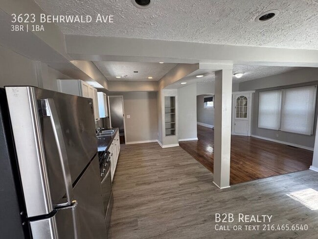 Building Photo - 3623 Behrwald Ave