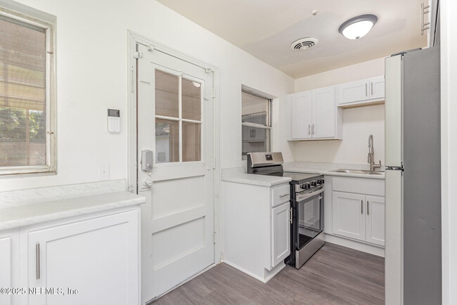 Building Photo - 6022 Sudbury Ave