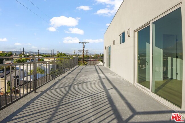 Building Photo - 1709 Burnside Ave