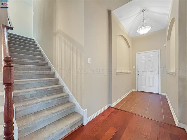 Building Photo - 5859 Foxglove Ln